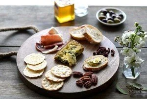 How to Create a Beautiful Cheese Platter
