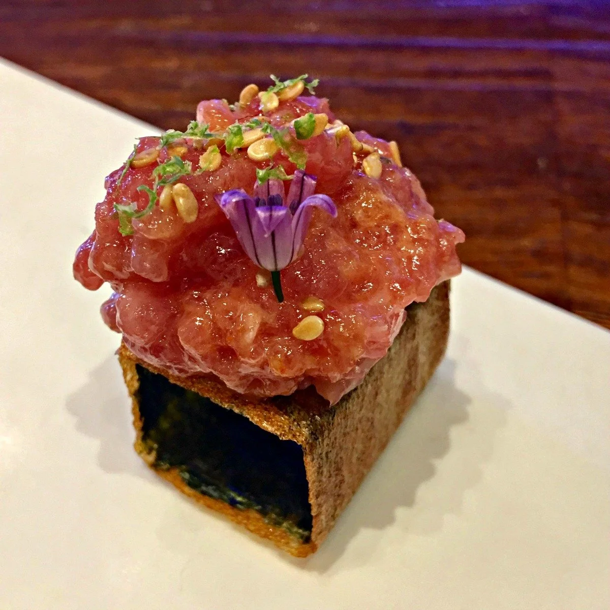 Spicy tuna tartar at Tickets Barcelona