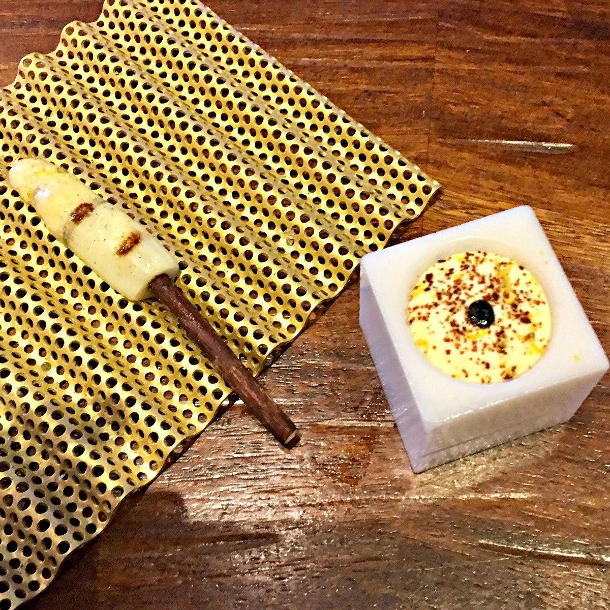 White asparagus with white asparagus cream at Tickets Barcelona