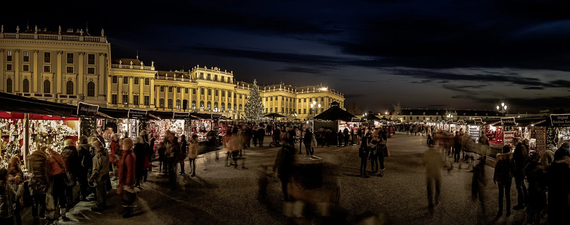 Culture and Christmas Market in front of Schönbrunn Palace